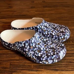 Never Worn Preowned Women’s Croc Mules